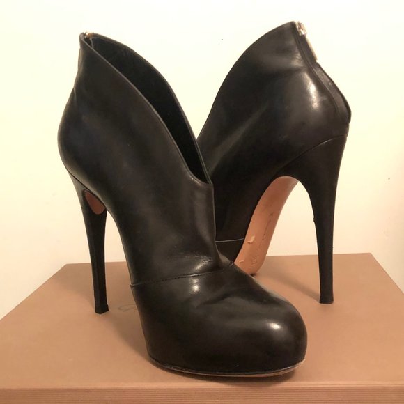 Gianvito Rossi - Picture 2 of 13